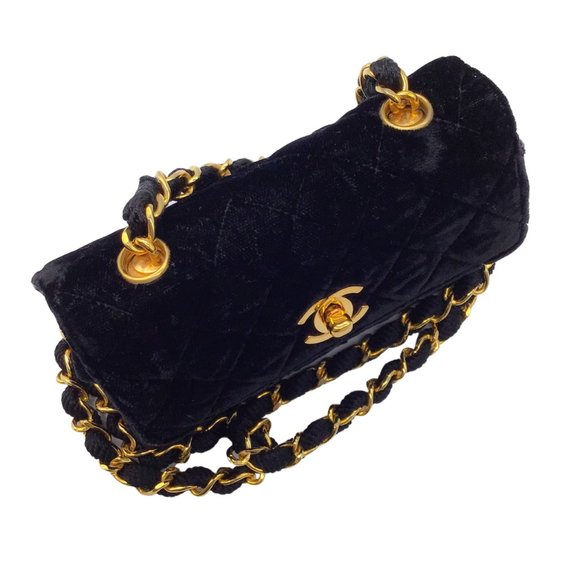 CHANEL BLACK VINTAGE 80'S QUILTED VELVET MINI FLAP BAG - Picture 6 of 13